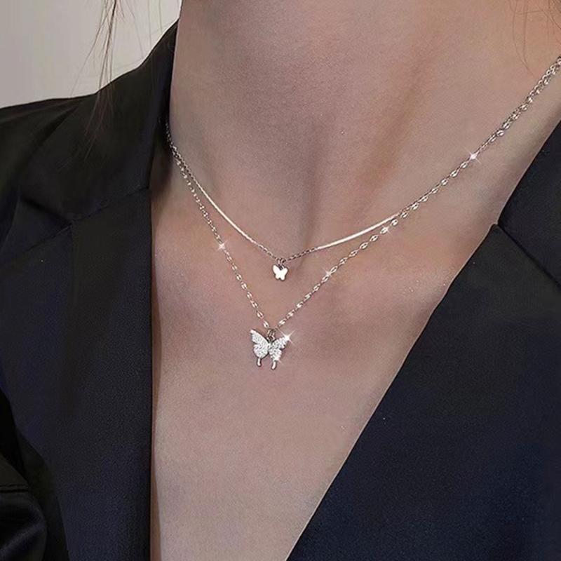 Fashionable Women's Necklace with Butterfly Pendant Stylish Double Layer Clavicle Chain Accessory for Fashionistas
