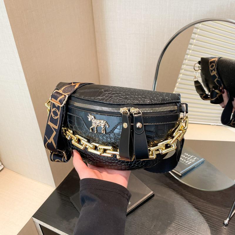 

New chain trendy solid color oil wax leather shoulder bag women s fanny pack personalized locomotive versatile messenger bag чёрный