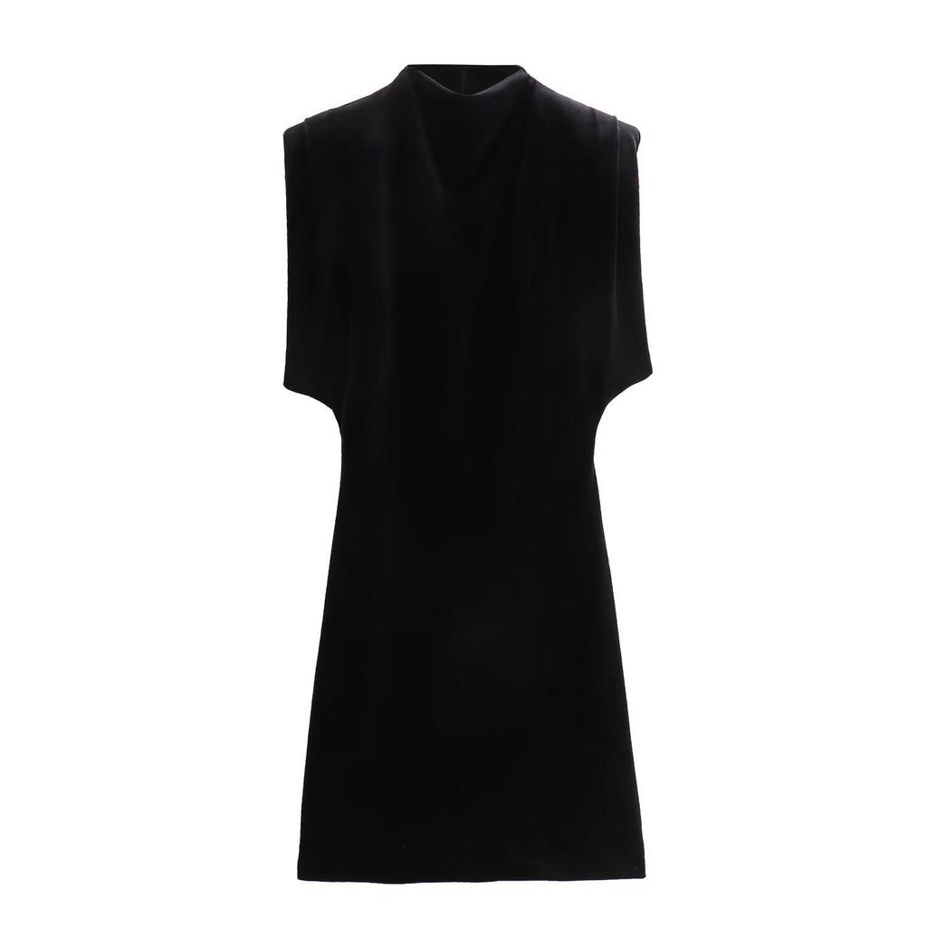 Zlaté sametové minišaty bez rukávů s ramenními vycpávkami, sexy úzký střih, design s vysokým pasem.