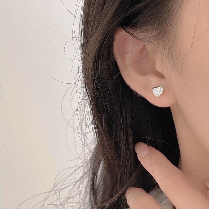 Mini Small Love Stud Earrings Basic Versatile Ins Love Earrings Cold Wind Simple Ear Jewelry