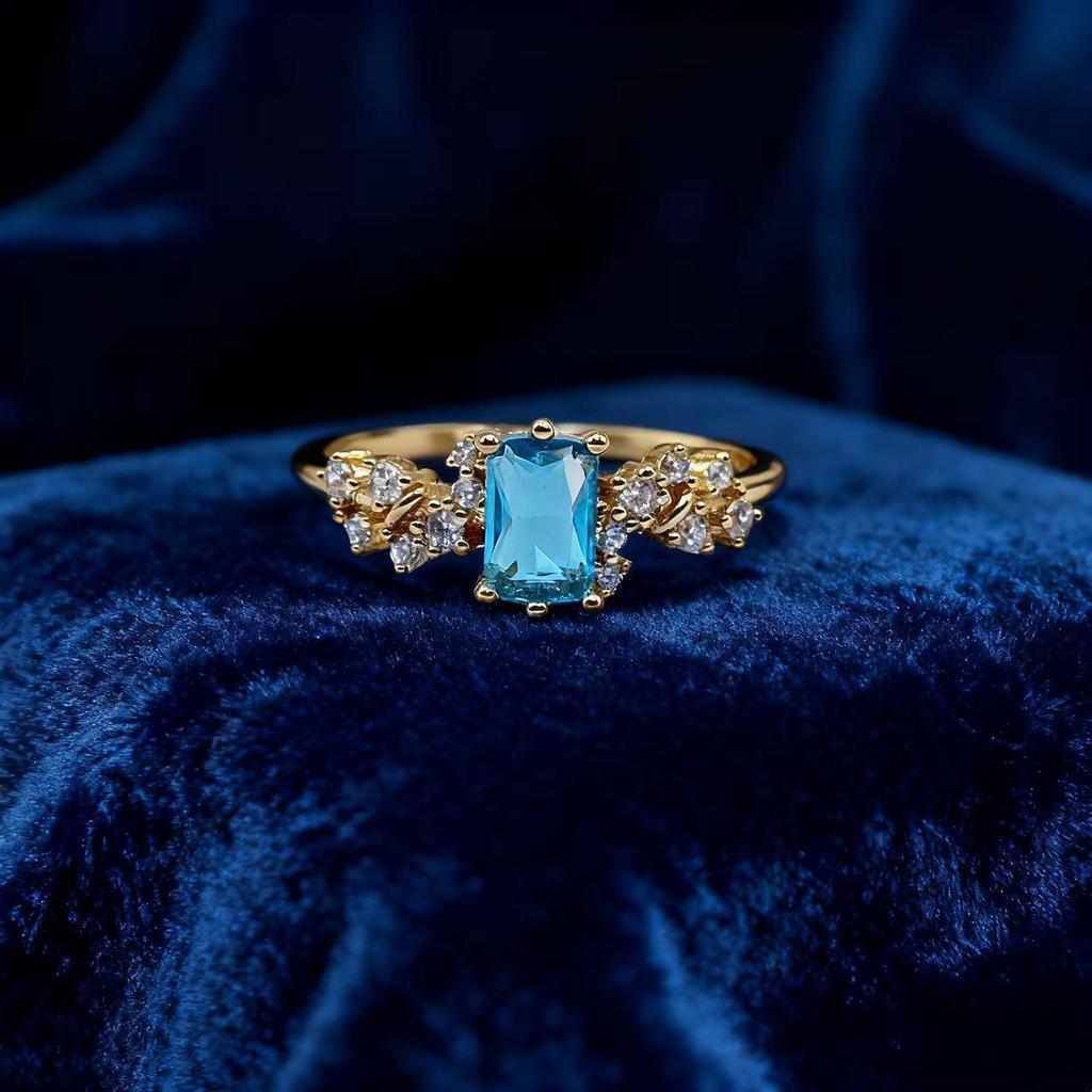 Yintai Konkubin Elegant Blå Topas Guld Snidad Ring - Lyxig Smyckesgåva