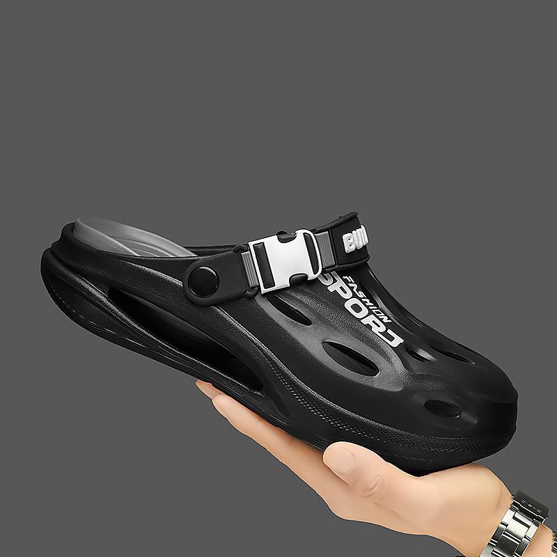 Men's Clogs Summer Wear Resistant Non Slip Sports Beach Shoes Soft Soled Comfortable Men's Shoes Driving