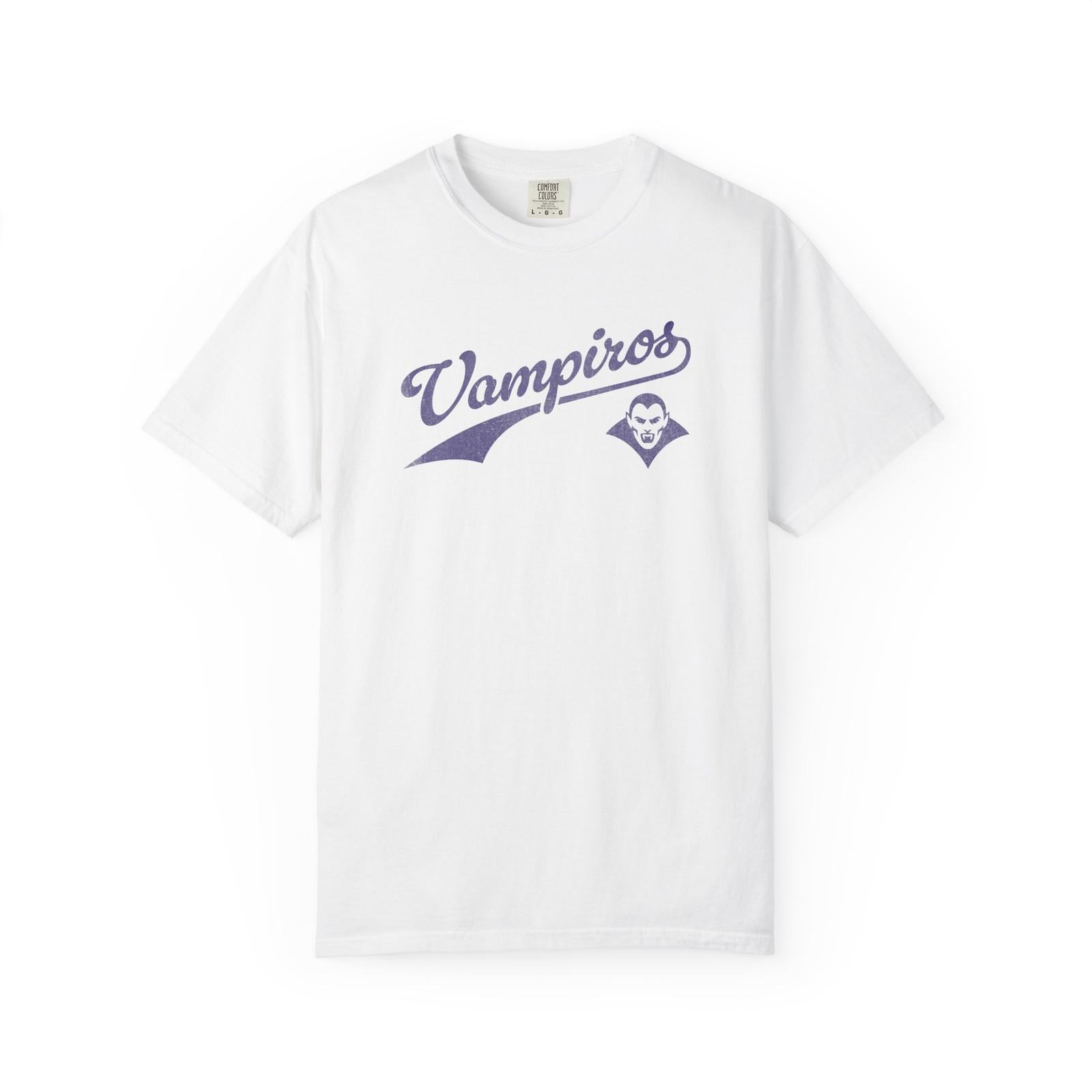 Vampiros Vampire Cryptids Baseball Script Retro Travel Tee T-Shirt S разноцветный