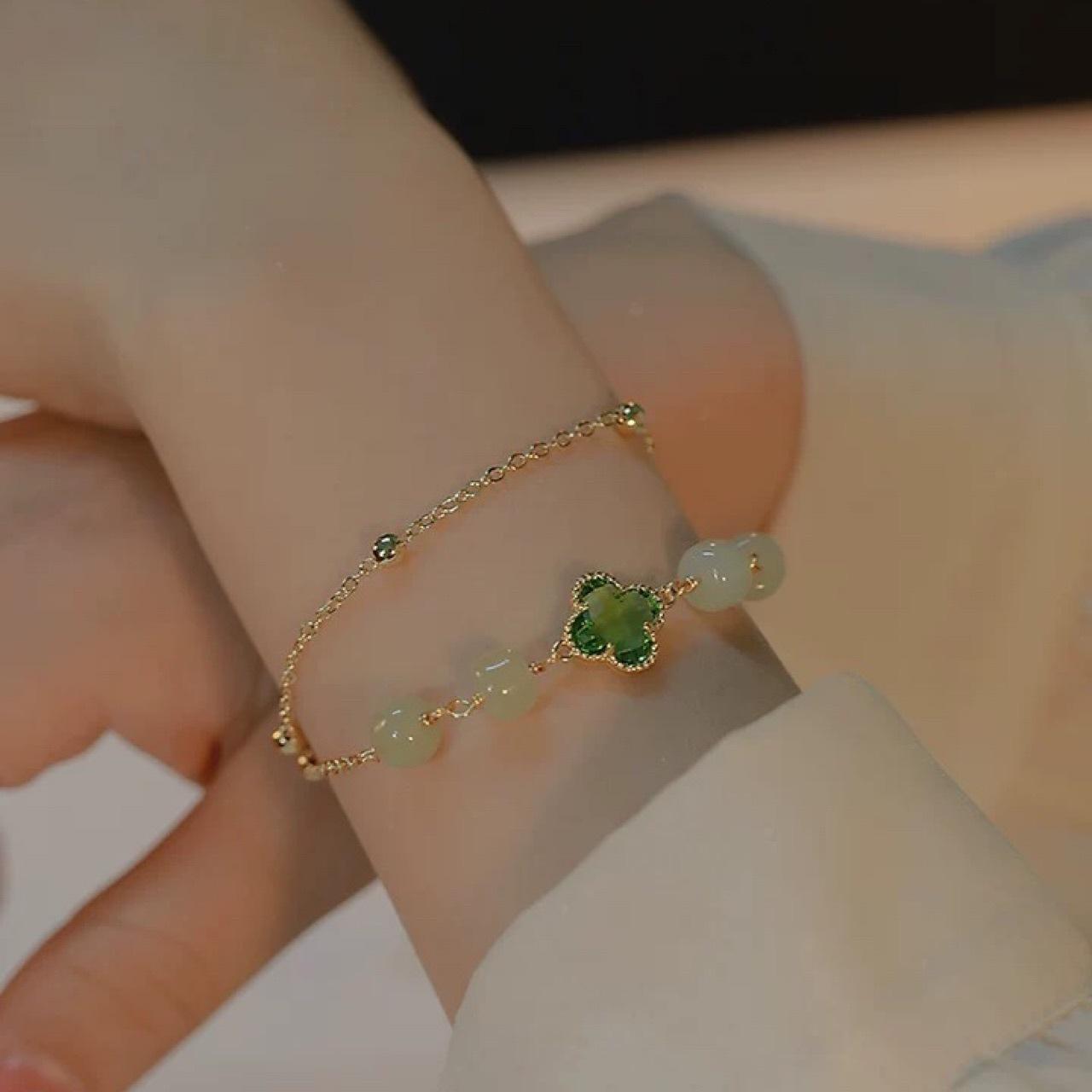 

Best-selling natural Hetian jade four-leaf clover bracelet Double-layered luxury, flattering, lucky, fashionable, and simple bracelet зелёный