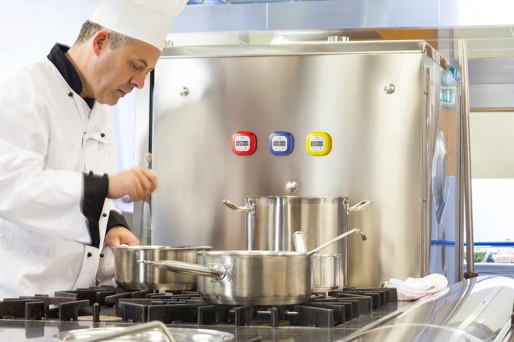 Tanita Kitchen Study Timer with Magnet, Rotating Silicone Timer, Red, TD-420 RD, for Cleanly Attaching Wrap