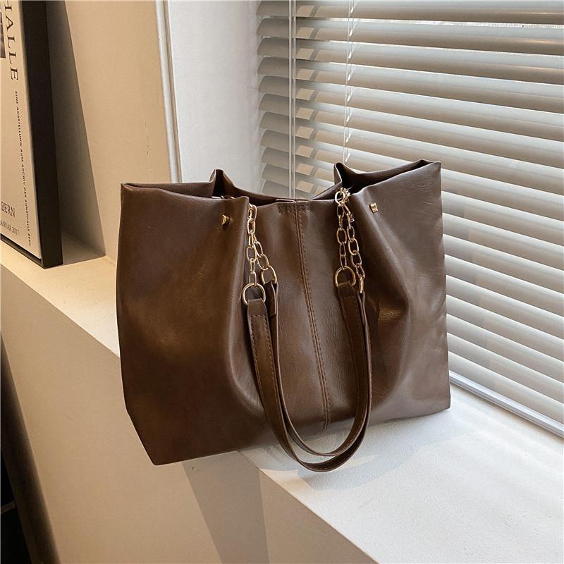 Soft texture women's bag 2025 new fashion leisure chain shoulder bag large capacity commuter bag tote bag tide