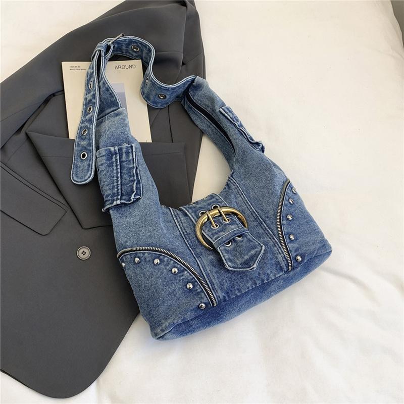 Lässige Denim-Hobo-Tasche mit Metallschnalle und Reißverschluss-Details