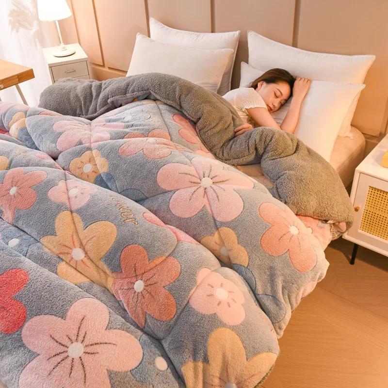 Superior Warm Fabric Double-sided Velvet Blanket Thick Warm Delicate and Soft Quilt Plush Single Students Dormitory Comforter