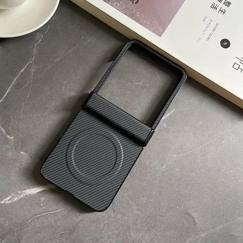 Custodia Magnetica Wireless di Lusso con Cerniera per Telefono per Motorola Razr 60 50 Ultra Texture Pelle Fibra di Carbonio Antipolvere Cover Rigida