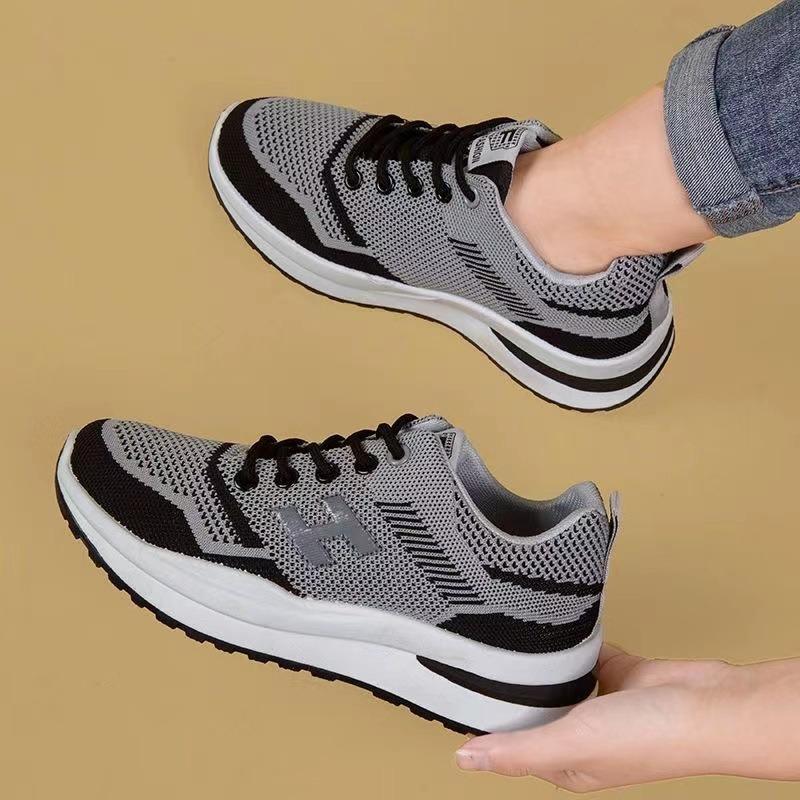Spring and summer new flying woven women's sneakers fashionable versatile running shoes mesh breathable casual schoolgirl shoes