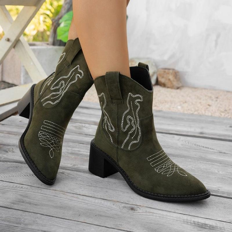 Large size embroidered square and V-mouth western cowboy fashion boots women's new pointed European and American leather boots