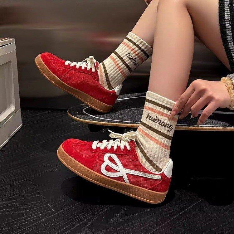 Casual sports shoes women's 2025 autumn new front lace-up fashionable versatile round head flat bottom color matching shoes women