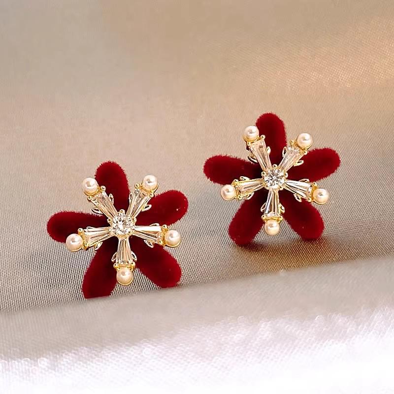 Red Zircon Pearl Snowflake Earrings - Winter Retro Light Luxury Studs