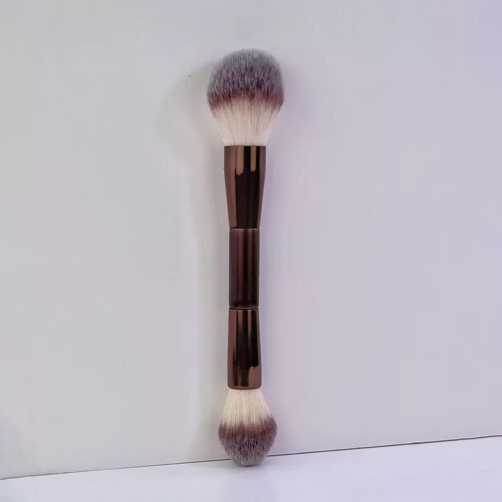 7dílná přenosná oboustranná sada štětců na make-up: Zahrnuje štětce na make-up, pudr, tvářenku a konturování