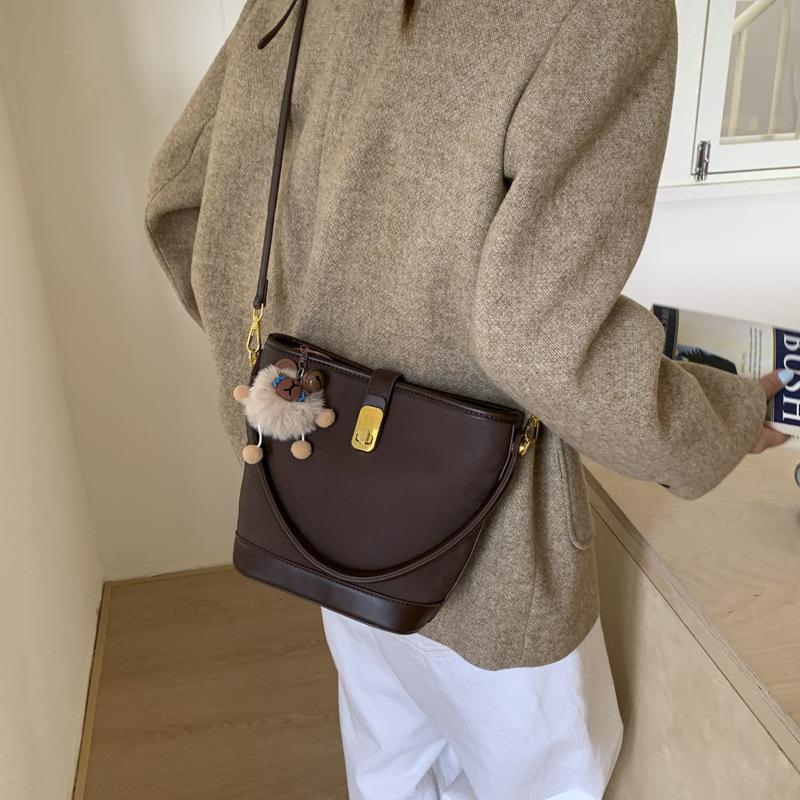 Textured small bag women's new fashion messenger bag versatile retro commuter simple portable bucket bag