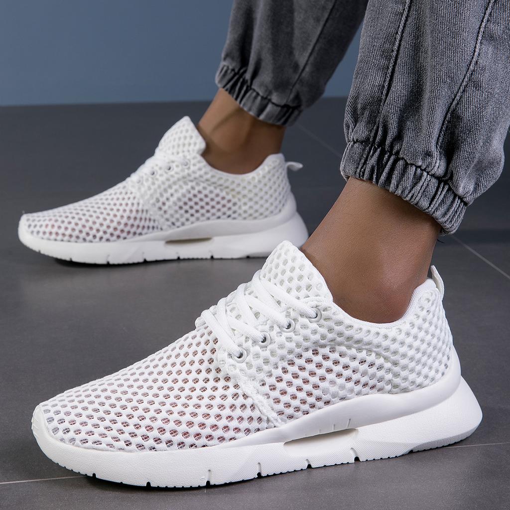 Nya Vita Meshskor för Män Andningsbara Sommar Lätta Vandring Bekväma Casualskor Svarta Slip-On Körskor Manliga Loafers