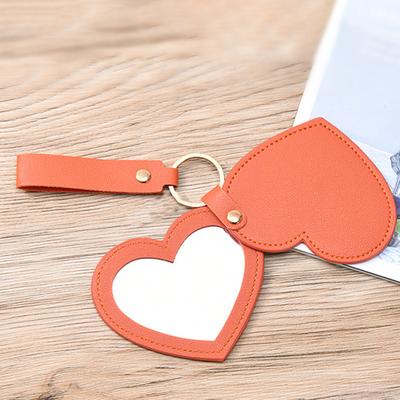 Yousheng Herzform Make-up Spiegel Wasserdichtes Kunstleder Schminkspiegel Schlüsselanhänger Tragbar Reise Frauen Handspiegel Taschenanhänger