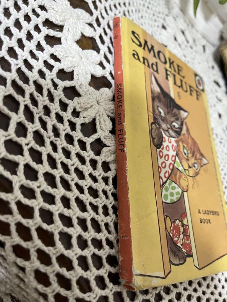 [USED] British Picture Book SMOKE and FLUFF