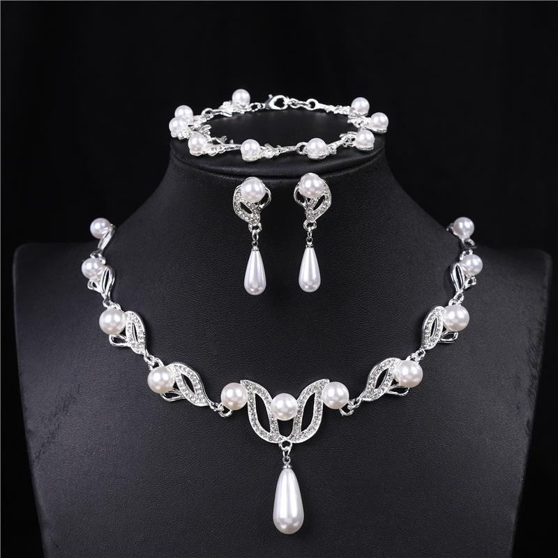 Fashion Pearl Necklace Set For Women - Bracelet And Earrings Set Wedding Jewelry Set For Brides.
