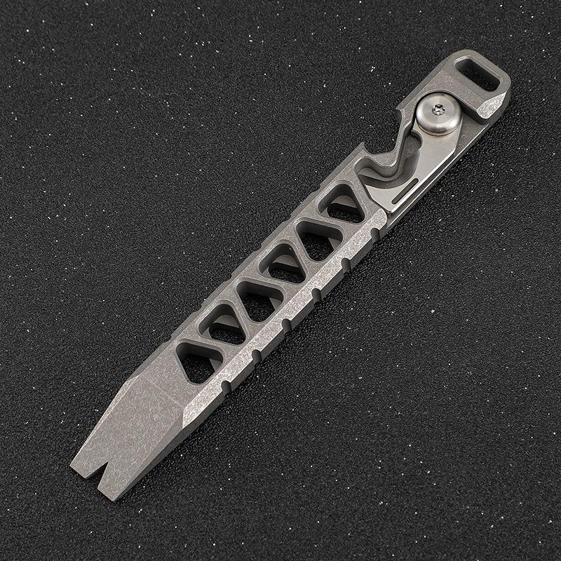 Multifunktionale Titan-Hebelstange: EDC-Werkzeug mit Flaschenöffner und Seilschneider für Outdoor-Survival.