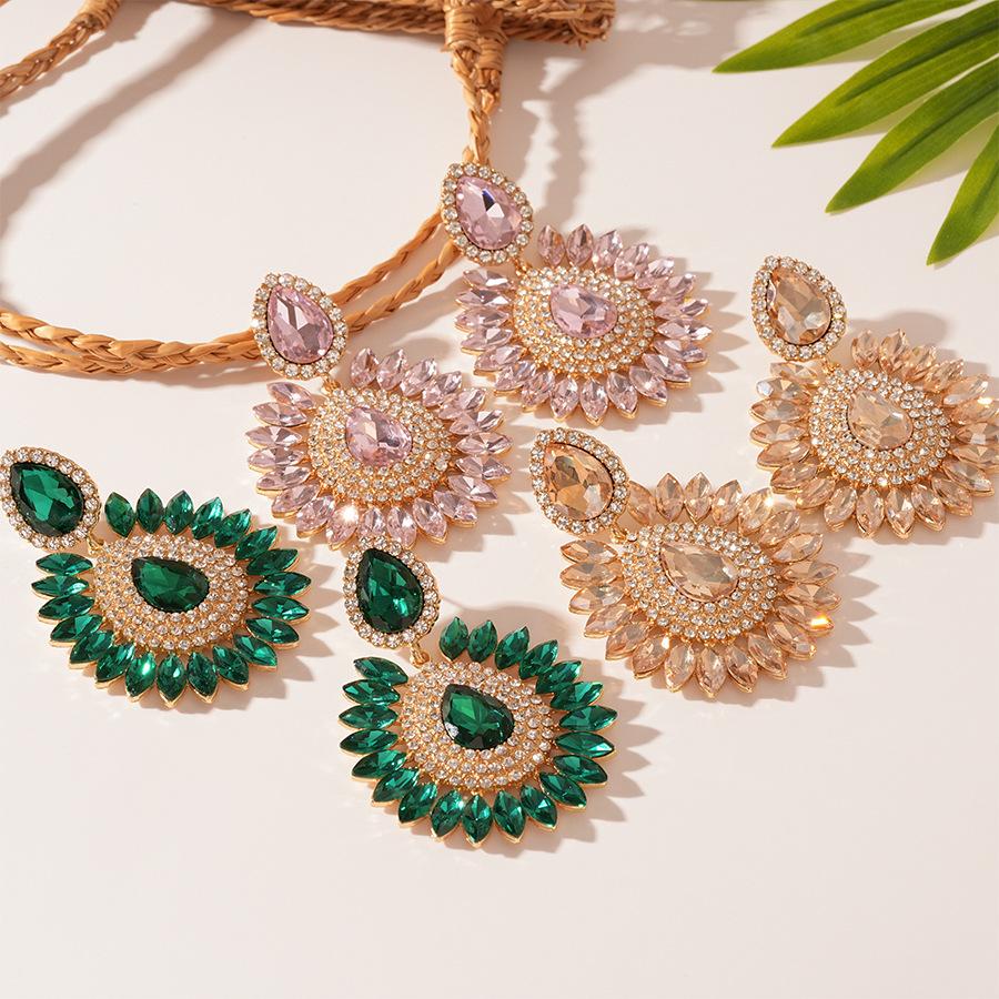 Europäische und amerikanische übertriebene leichte Luxus-Diamant-besetzte Wassertropfen-Blumenform-Silbernadel-Ohrringe Retro-Nische Hofstil High-End