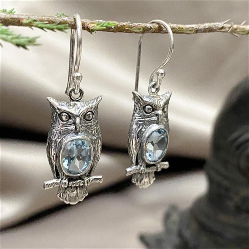Vintage Silver Color Metal Carving Owl Earrings Originality Roung Inlaid Sea Blue Stone Dangle Earrings