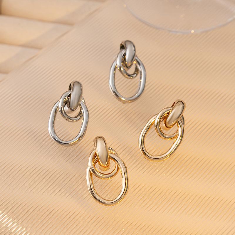 Simple and Cool Geometric Circle Earrings, European and American Retro Double Layered Winding Design, Fashionable Earrings and Accessories.