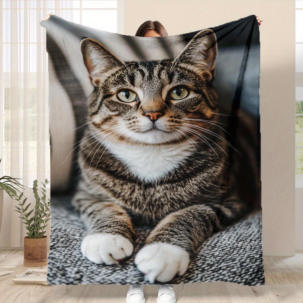 

VIKAMA Cute Brown Tabby Cat Pattern Blanket, Soft Flannel Cover Blanket, Air Conditioner Blanket, Nap Blanket, Home Decoration 75x90cm