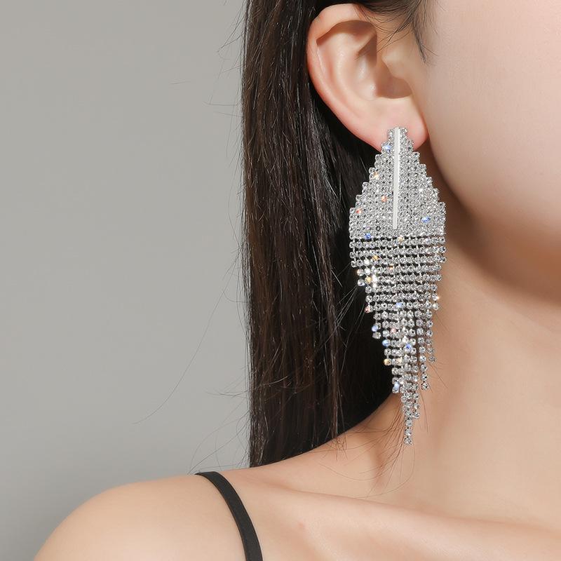 Stilvolle Geometrische Lange Quastenohrringe für Damen - Hochwertiges Europäisches und Amerikanisches Design