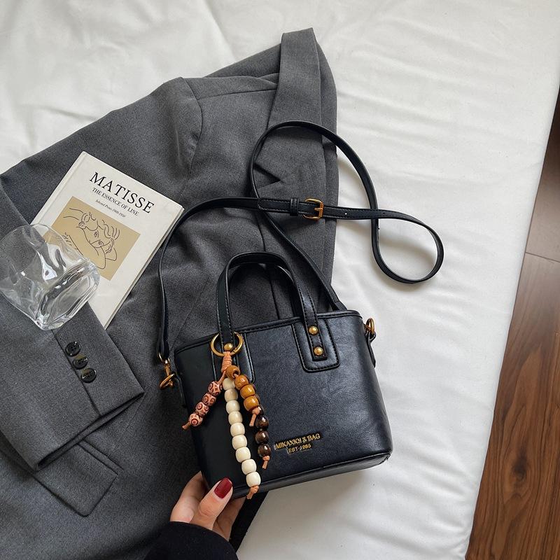 2025 New Korean Version Popular Bucket Bag Women's Fashionable Shoulder Messenger Bag High Value Fashion Handbag Women