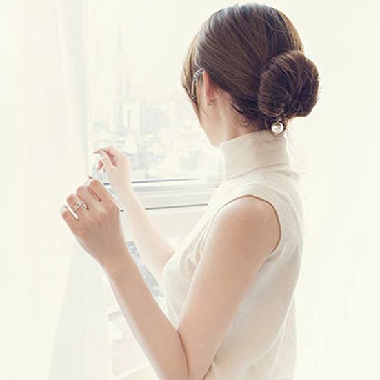 Women Faux Pearl Sponge Disk Hair Hairstyle Tool Quick Messy Clip Donut Bun Updo