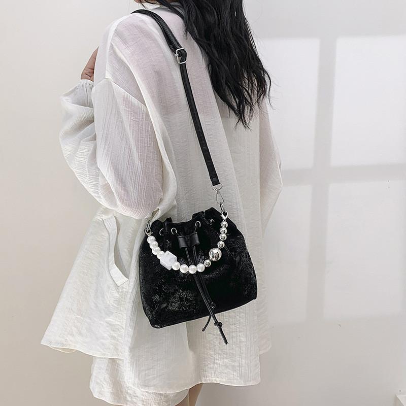 Fashionable 2024 Street Style Pu Chain Bucket Bag For Women With Quilted Stitching