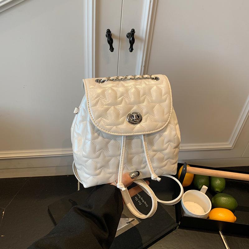 

Вышитая нитью пентаграмма рюкзак женская мода 2025 лето новый нишевый дизайн сумка на цепочке Xiaoxiangfeng рюкзак женский 18*9*20 белый