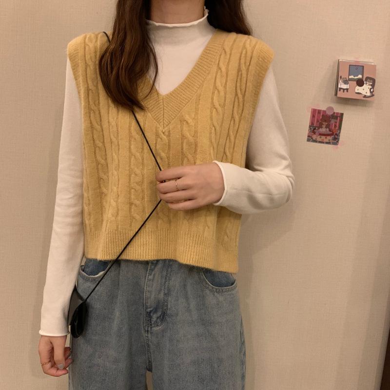 Retro Hong Kong Flavor Twist Knitted Sweater Vest, Women's Clothing Autumn New Loose Outer Wear Thin Sweater Women