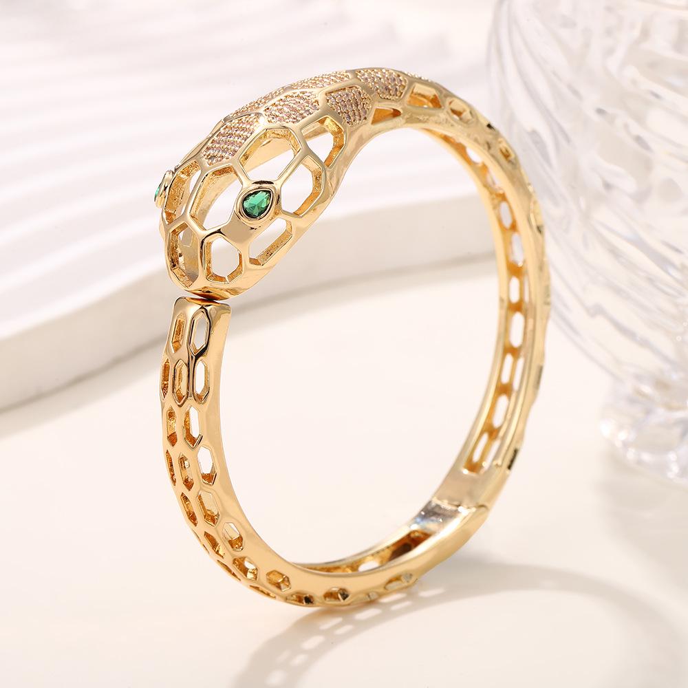 Non-Fading Emerald Snake Bangle for Women - Adjustable Open Design, Cold Style