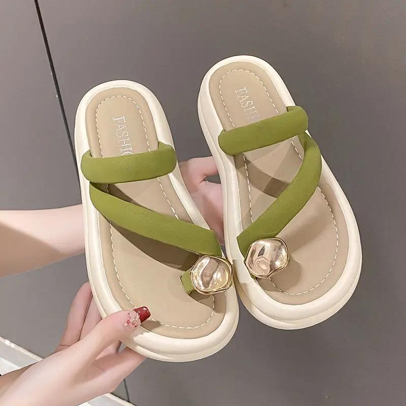 Fashion Thick Women's Slippers and Ladies Sandals Outside Clappers Slides Vip Elegant Fashionable High Quality New Collection 39 Shoes