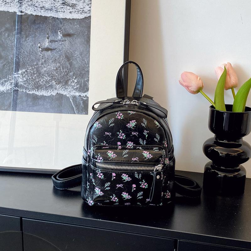 

2025 Новый дорожный рюкзак Универсальный женский модный рюкзак для студенток Трендовая универсальная школьная сумка