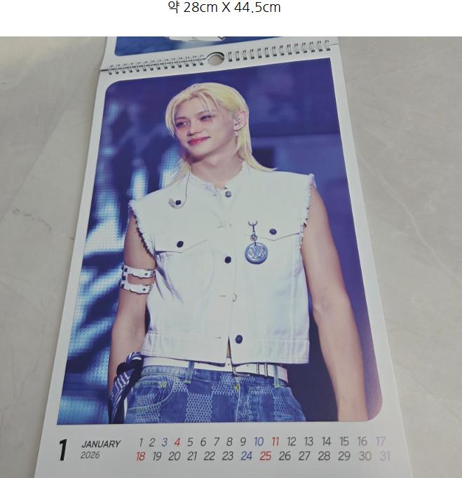 FELIX 2026 Wandkalender – K-POP Fanartikelen (Willekeurige afbeeldingen, sticker inbegrepen)