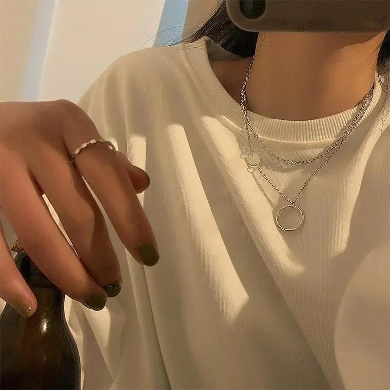 Geometrische Kreis-Halskette für Damen Trendig und Cool Hip-Hop Doppellagige Schlüsselbeinkette Nischendesign Trendig