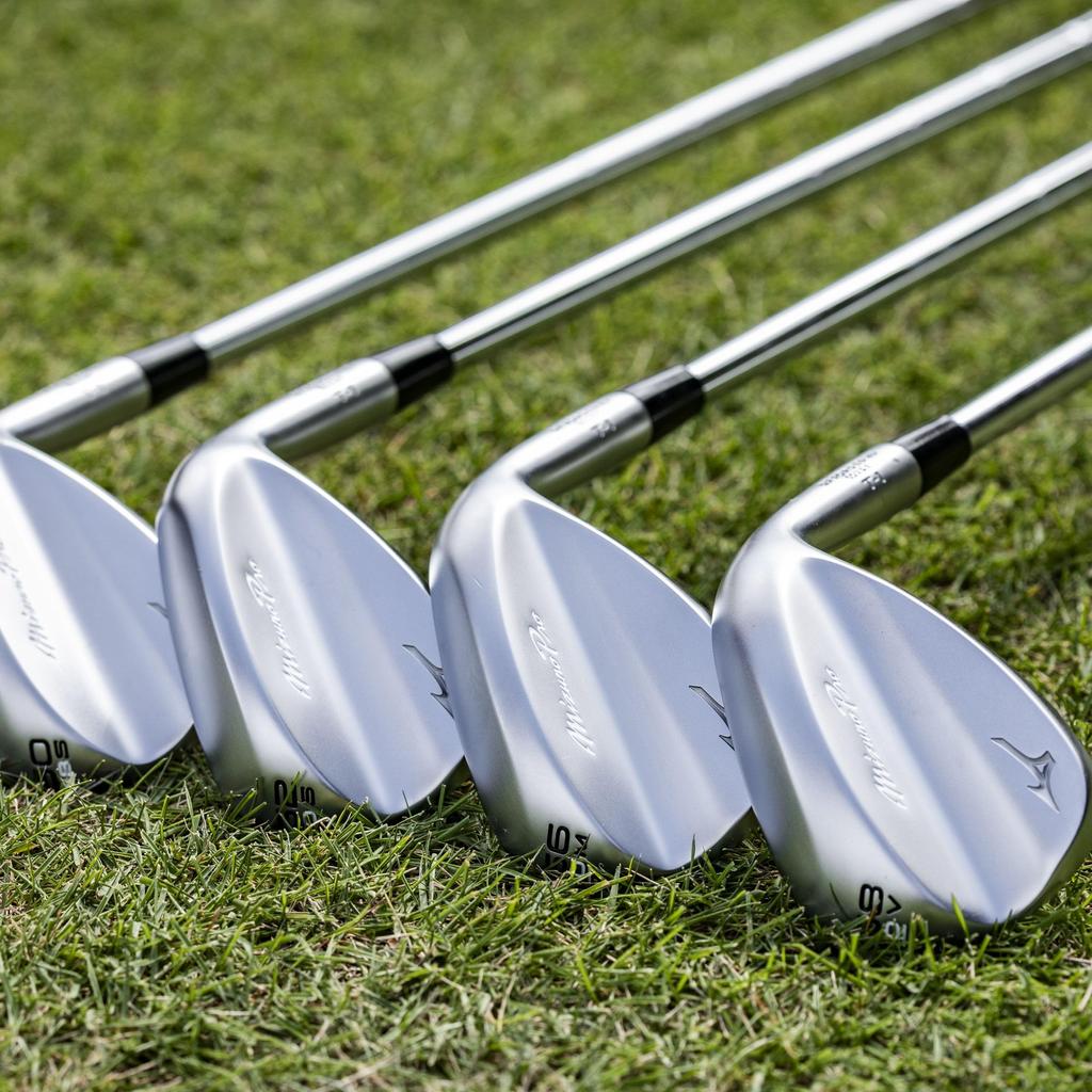 Mizuno Kij Golfowy Mizuno Pro Wedge Biały Satynowy Szczotkowane Wykończenie Stalowy Shaft Dynamic Gold HT Kąt Loftu/50 Kąt Bounce'u 5KJSB241 T-1 Męski