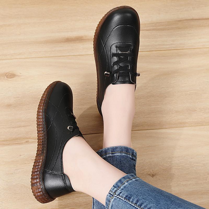 Women Soft Casual Shoes Loafers Simple Elegant Summer Sneakers Breathable Leather Moccasins Shoes Plus Size