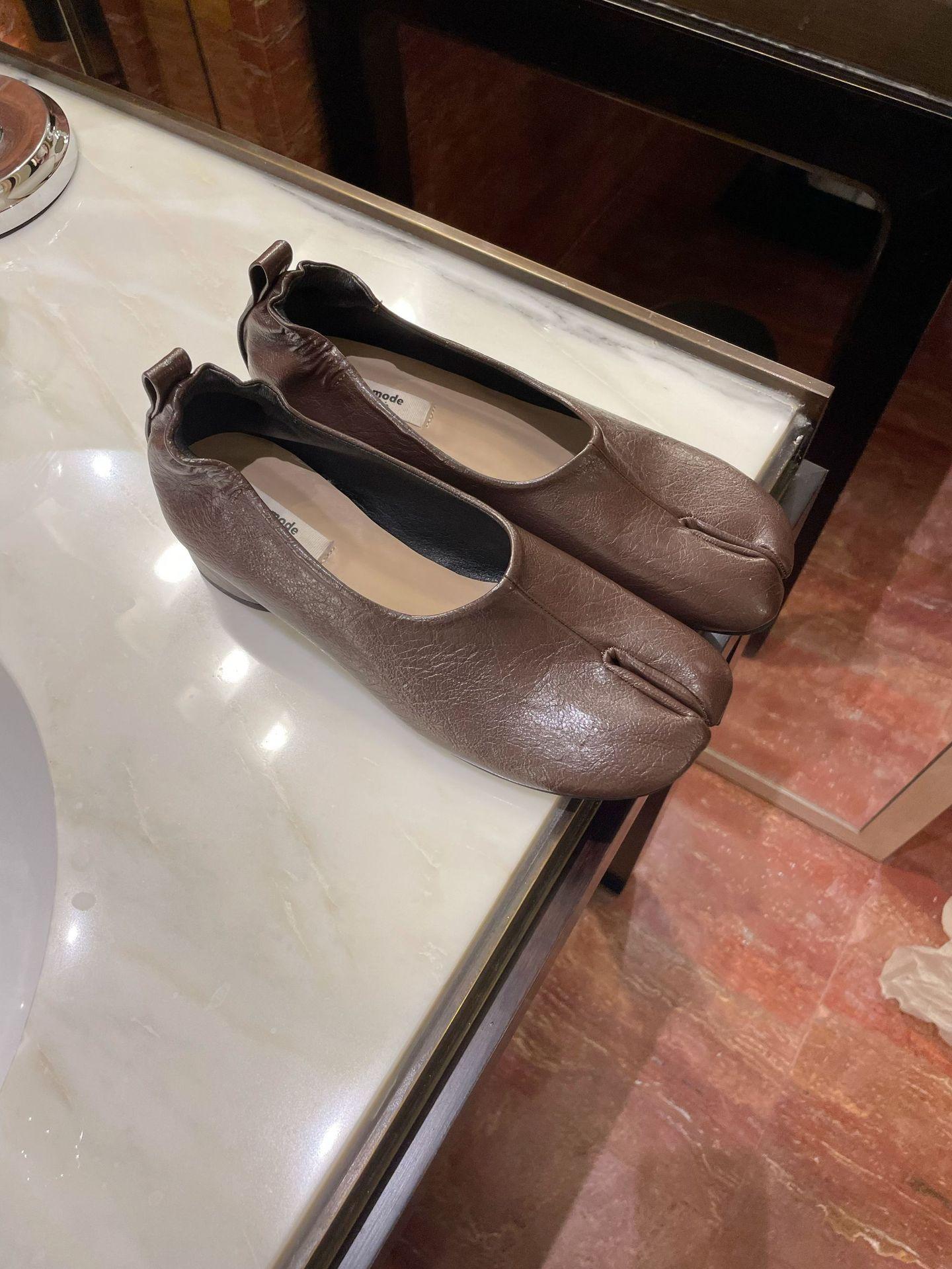 

Мода 2025 Весна Лето Мода Мягкая Кожа Разделенный Палец Женские Туфли-Лодочки Повседневные Удобные На Низком Каблуке Таби Балетки Женские 39