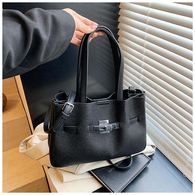 

Premium texture bag women s large-capacity new spring and summer niche design messenger bag portable platinum чорний