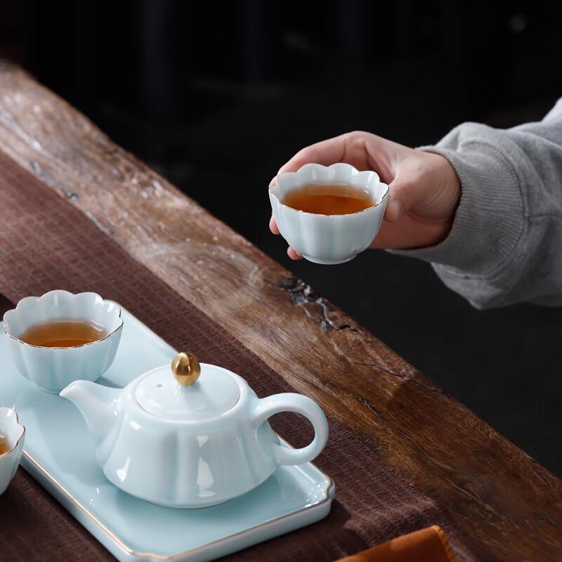 Bafangli 'Hejia Huanle' Chinese Ceramic Tea Set