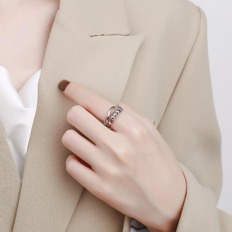 Cross-Border Fashion: Retro Rotating Bead Stress-Relief Ring