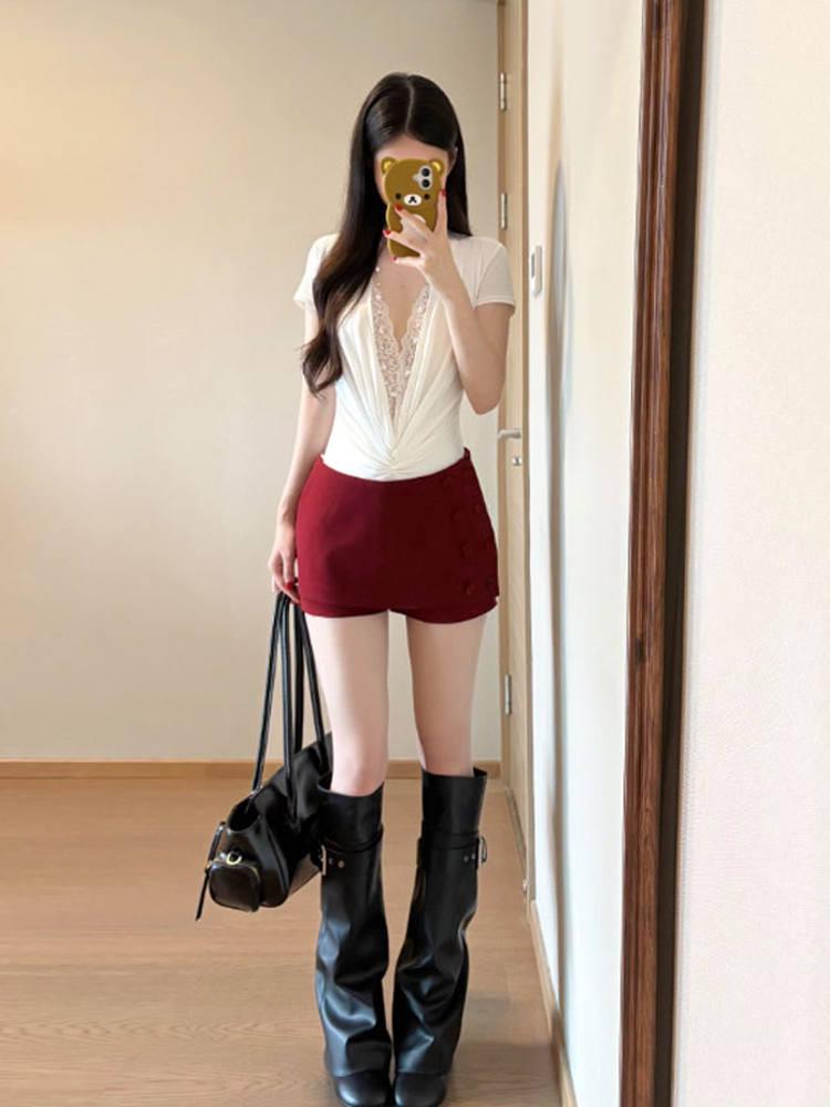 Spicy Lace Patchwork V-Neck Slim Jumpsuit with Short Sleeves - Summer 2025 Collection