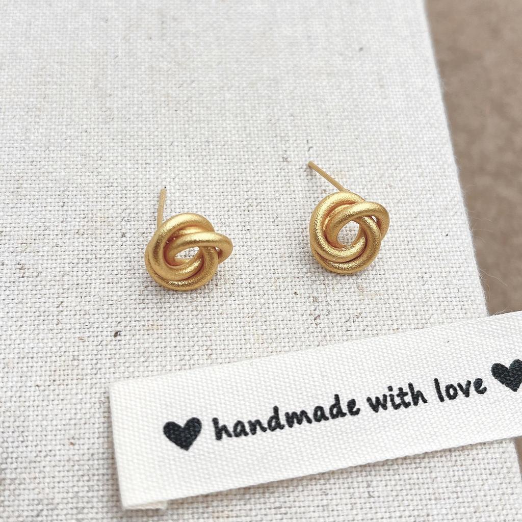 INS Style European & American Simple Luxury Fashion Hoop Earrings - Elegant, Versatile, and Sophisticated Design