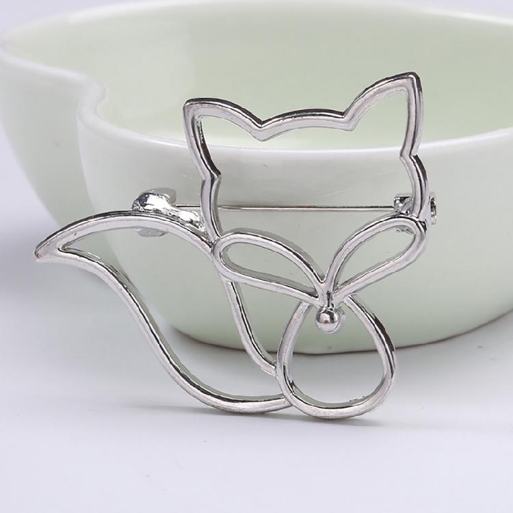 Stylish Hollow Foxes Brooch Pin Casual Brooches Alloy Texture Suitable for Women Casual and Formal Wear Various Occcasion