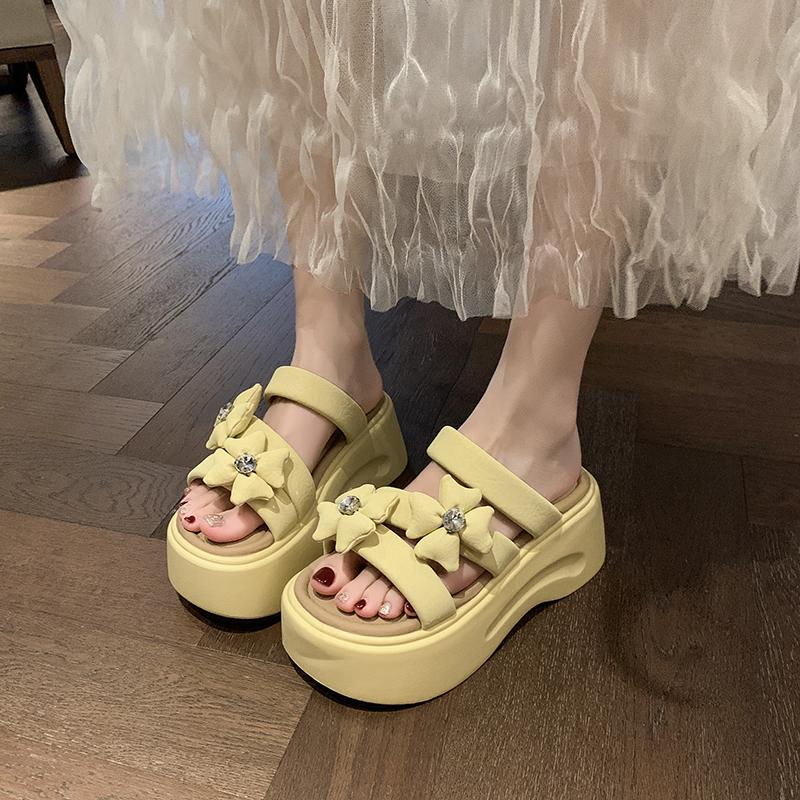 

Diamond Flower Slippers Women s Summer New Fashion Beach Sandals Thick Bottom Outdoor Wear Microfiber Leather Slip-On Shoes 34 жовтий