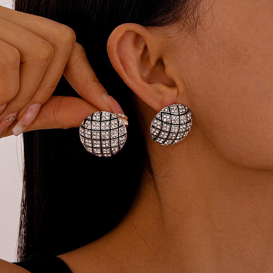 Retro style diamond-set round geometric silver needle stud earrings simple niche premium earrings